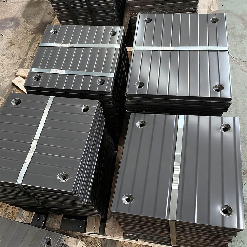 How to prevent damage to the cladding layer and its impact on performance during welding of alloy cladding wear-resistant steel plates?